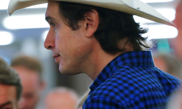 image: Verdenseliten lurer: «Hvem er han fyren med cowboyhatt?»